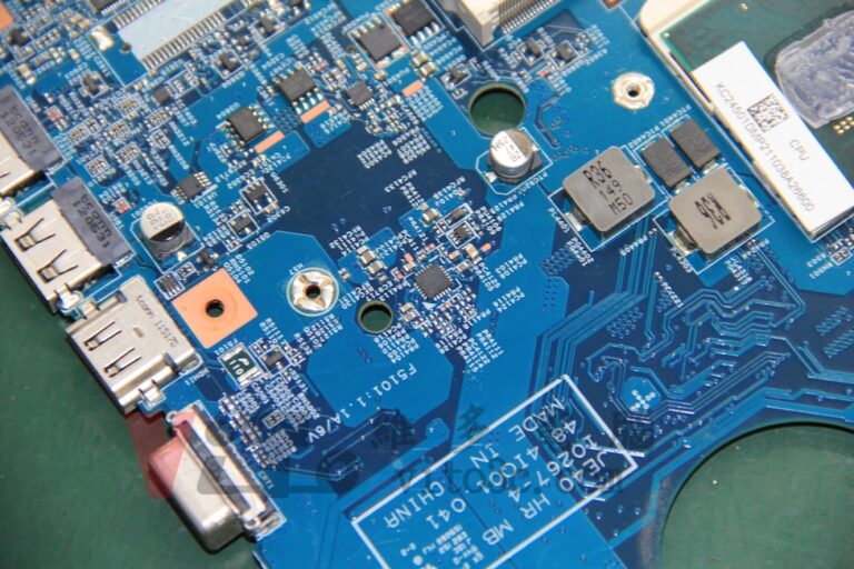 ACER 4752G 開不了機、不過電、無法啟動、主機板維修實例|台中、彰化筆電專業維修 ACER 4752G 更換全新的待機供電管理 IC 主機板代號為 JE40 10267-4