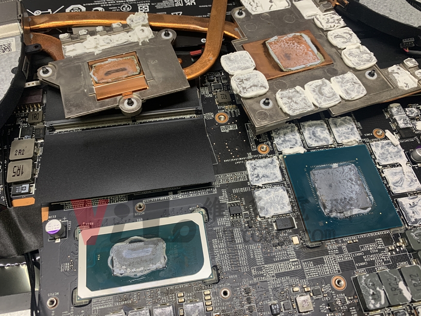 MSI GP76 無法開機、不過電、不能充電維修實例|台中、彰化筆電維修 MSI GP76 拆除散熱器檢查散熱膏都已經乾掉失效