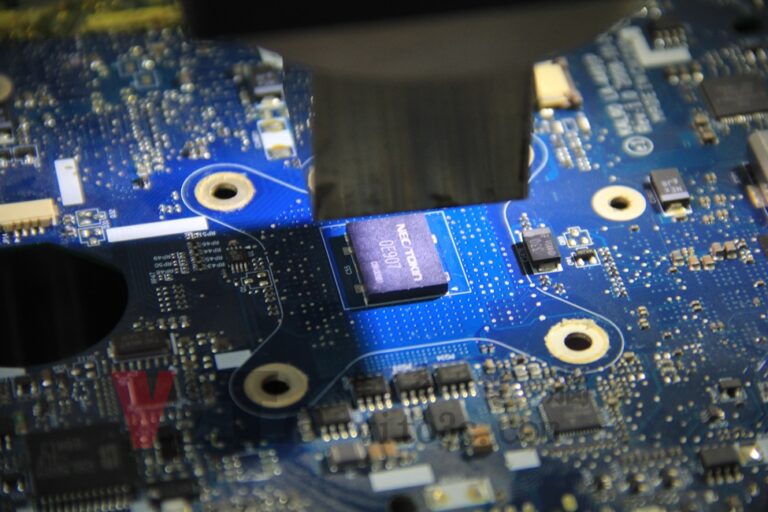 ACER 4935G BGA焊接加熱拆除故障的NEC 0E907大電容
