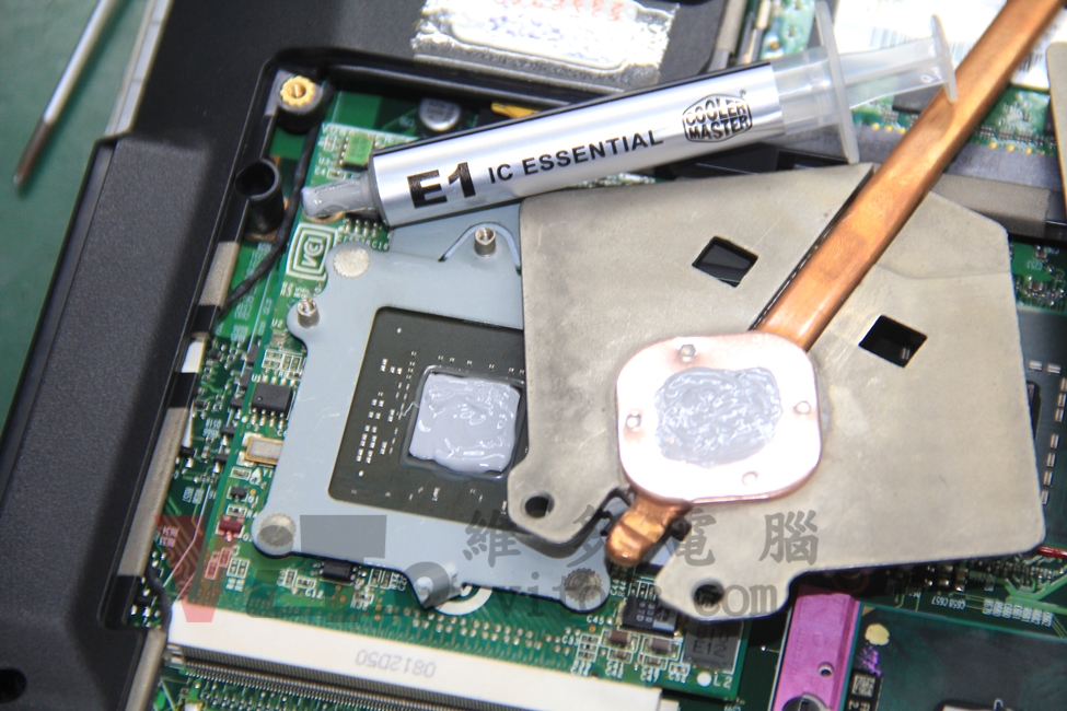 ACER 6920G 顯示卡更換全新的散熱膏，並壓印檢查是否塗抹均勻