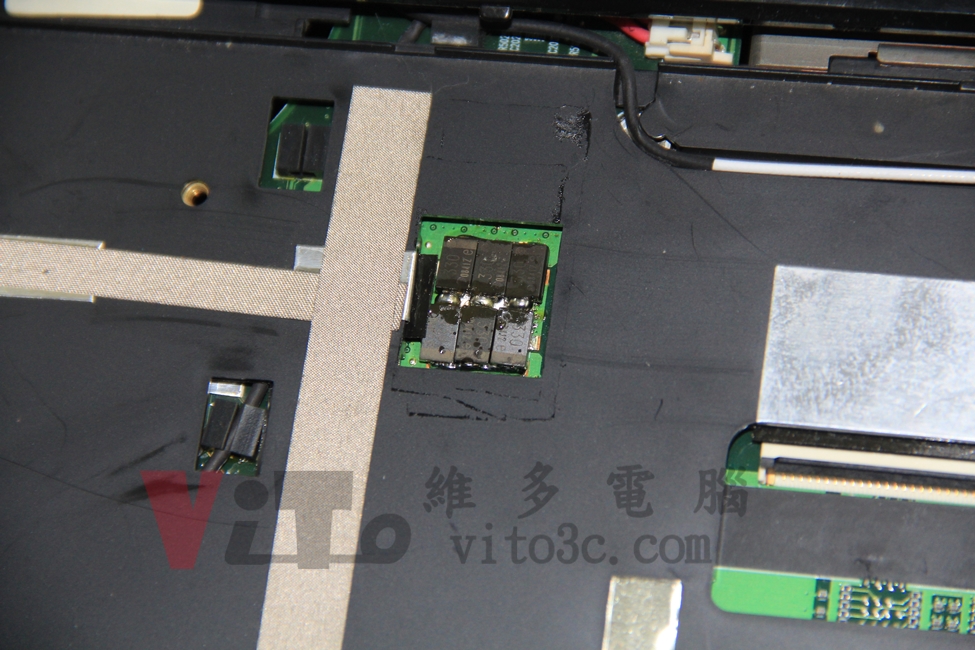 ACER 8920G 開機黑屏、沒畫面顯示、無法開機、CPU供電與顯示卡故障更換實例|台中、彰化筆電維修 ACER 8920G 拆除鍵盤就發現電容已被更換