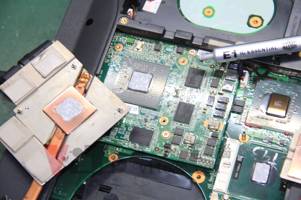 ACER 8920G 開機黑屏、沒畫面顯示、無法開機、CPU供電與顯示卡故障更換實例|台中、彰化筆電維修 ACER 8920G 更換全新的散熱膏、北橋也更換高效能的導熱墊片