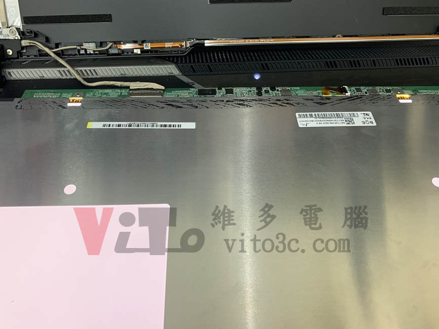 ROG G733Z 開機黑屏、有開機音效但無畫面顯示、螢幕故障維修實例|台中、彰化筆電維修 ROG G733 維修面板驅動板的主控晶片,開機黑屏僅有背光點亮