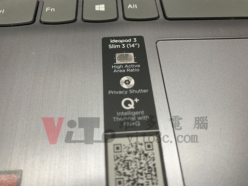 Lenovo ideapad 3 Slim 3 無法進入作業系統、開機黑屏、主機板維修實例|台中、彰化筆電維修 筆電正面型號標籤 Lenovo ideapad3 Slim 3 (14“)