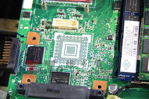 (筆電維修)華碩 ASUS F6S 分割六畫面~畫面多格~多個小畫面~畫面條紋亂碼~9300M G顯示卡過熱故障通病維修實例
