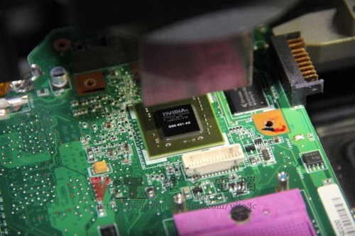 (筆電維修)華碩 ASUS F6S 有開機聲但無畫面顯示維修實例 (筆電保養篇)