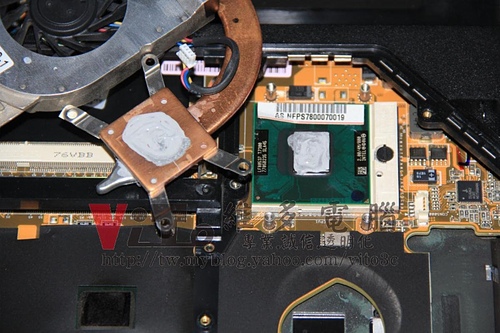 (筆電維修)華碩 ASUS A8S 開機沒畫面~開機有開機音無畫面顯示~不能開機~有背光沒影像維修實例