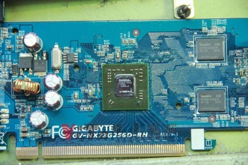 (顯卡維修)技嘉GV-NX73G256D-RH顯卡破圖維修