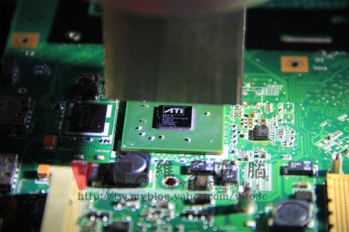 (筆電維修)華碩 ASUS F5V 顯卡故障導致開機沒畫面~無法開機~外接螢幕有線條產生維修實例