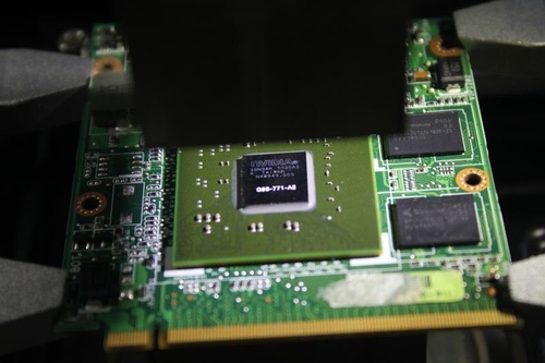 (筆電維修)華碩 ASUS F8S 顯卡破圖~畫面偏移~無法進作業系統維修實例