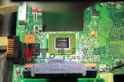 (筆電維修)華碩 ASUS F6S 多個小畫面~畫面線條花圖~9300M G顯卡故障通病維修實例