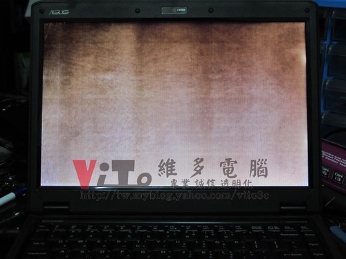 (筆電維修)華碩 ASUS F6S 開機白畫面~開機有音效~白色畫面有線條~獨立顯卡故障維修實例