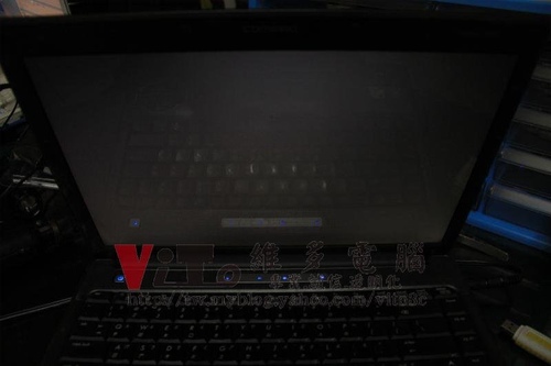 (筆電維修)惠普 COMPAQ V3700(V3903TX) 開機有背光沒畫面顯示~8400顯卡故障無法開機維修實例
