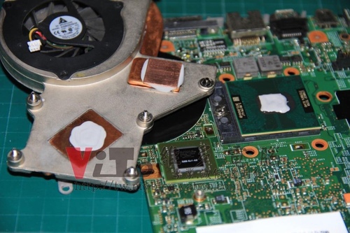 (筆電維修)惠普 COMPAQ Presario V3700 (V3708TX) 有背光沒畫面~N社顯卡過熱黑屏~升級溫控顯卡維修實例