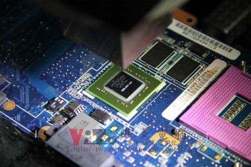 (筆電維修)華碩 ASUS W7S 畫面異常~開機六宮格維修實例