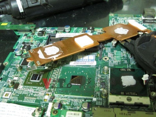 (筆電維修)宏碁 ACER ASPIRE 5580 開機背光亮沒畫面顯示~顯卡故障維修實例