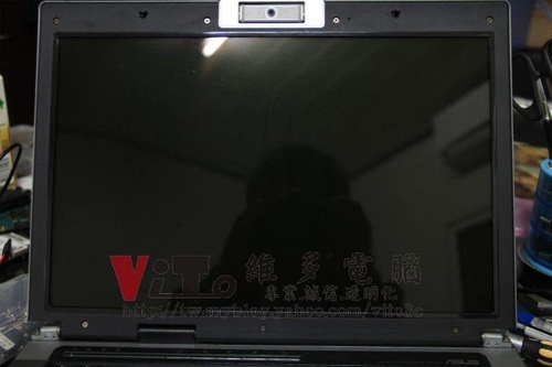 (筆電維修)華碩 ASUS F5V 顯卡故障導致開機沒畫面~無法開機~外接螢幕有線條產生維修實例