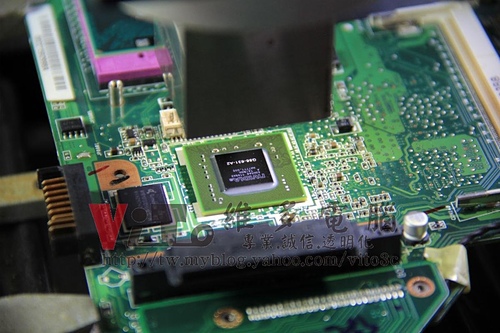 (筆電維修)華碩 ASUS F6S 開機斷電又再次開機~電源燈閃爍無法開機~顯卡短路故障維修實例