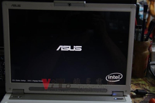 (筆電維修)華碩 ASUS W7J (白) 回原廠換修的四個月後...
