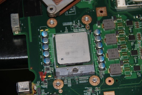 (筆電維修)東芝 TOSHIBA A75-S125 按開機鍵後電源燈閃爍~主機板短路維修實例 (筆電維修)東芝 TOSHIBA A75-S125 按開機鍵後電源燈閃爍~主機板短路維修實例