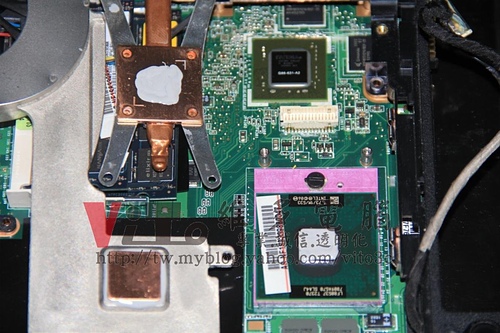 (筆電維修)華碩 ASUS F6S 開機有聲音沒影像~有背光無法顯示畫面~畫面全黑~9300M G顯卡故障維修實例 (筆電維修)華碩 ASUS F6S 開機有聲音沒影像~有背光無法顯示畫面~畫面全黑~9300M G顯卡故障維修實例