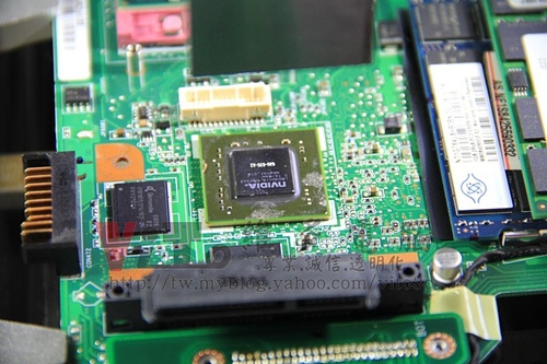 (筆電維修)華碩 ASUS F6S 分割六畫面~畫面多格~多個小畫面~畫面條紋亂碼~9300M G顯示卡過熱故障通病維修實例