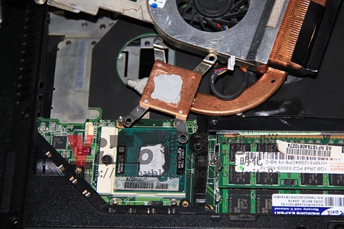 (筆電維修)華碩 ASUS F8SV 顯卡破圖~畫面顯示異常~畫面亂碼顯示~無法進作業系統重開機~顯示卡更換改良型晶片維修實例 (筆電維修)華碩 ASUS F8SV 顯卡破圖~畫面顯示異常~畫面亂碼顯示~無法進作業系統重開機~顯示卡更換改良型晶片維修實例
