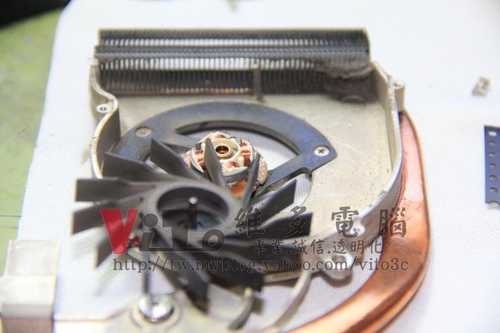 (筆電維修)惠普 COMPAQ CQ40-411AX 開機沒畫面~開機沒反應~影像黑屏~指示燈閃爍維修實例