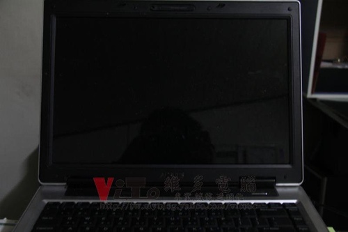 (筆電維修)華碩 ASUS A8J 顯卡開機畫面反白~開機白屏~獨立顯卡維修實例 (圖多)
