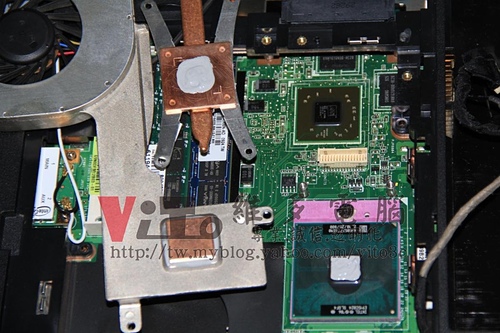 (筆電維修)華碩 ASUS F6VE 開機沒畫面~開機黑畫面~無法顯示~ATI顯示卡故障維修實例