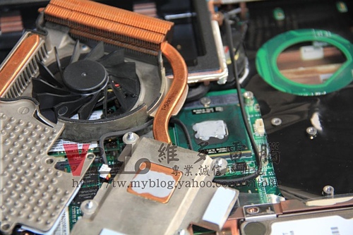 (筆電維修)宏碁 ACER ASPIRE 5920G 8600M GS顯卡過熱故障~畫面顯示異常~顯卡花屏線條破圖維修實例