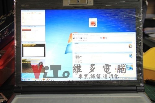 (筆電維修)華碩 ASUS F8SV 畫面亂碼花屏~白色線條畫面分格~無法進作業系統~顯卡故障維修實例