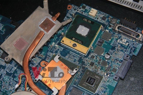 (筆電維修)新力 SONY VAIO VGN-C25T (PCG-6R9P) 開機有背光~但無畫面顯示~顯卡過熱開機黑屏維修實例 (筆電維修)新力 SONY VAIO VGN-C25T (PCG-6R9P) 開機有背光~但無畫面顯示~顯卡過熱開機黑屏維修實例