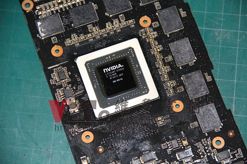 (顯示卡維修)NVIDIA GeForce 9800 GX2 抓不到顯示卡~無法開機~開機黑屏~破圖雪花維修實例