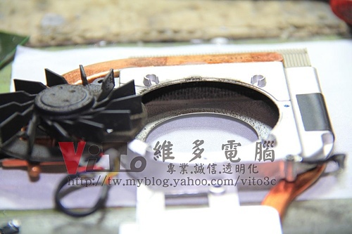 (筆電維修)華碩 ASUS F8SG 畫面偏移~無法近作業系統~顯示卡故障顯示異常~顯示卡升級維修實例