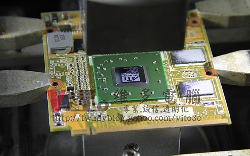 (筆電維修)華碩 ASUS F8SP ATI 3650顯卡故障花屏~無法進作業系統~畫面顯示異常~破圖條紋維修實例
