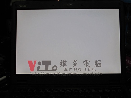 (筆電維修)華碩 ASUS F6S 開機白畫面~開機有音效~白色畫面有線條~獨立顯卡故障維修實例