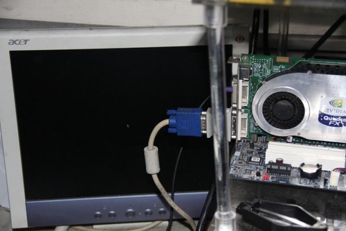 (顯卡維修)NVIDIA Quadro FX3400 繪圖卡開機破圖條紋顯示異常維修實例