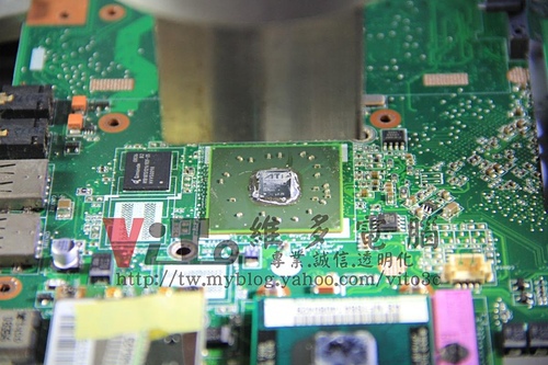 (筆電維修)華碩 ASUS F80S 畫面線條顯示異常~顯卡破圖雪花~作業喜桶中黑屏當機顯卡故障維修實例 (筆電維修)華碩 ASUS F80S 畫面線條顯示異常~顯卡破圖雪花~作業喜桶中黑屏當機顯卡故障維修實例