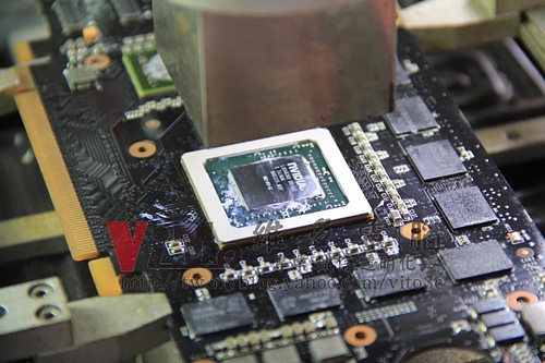 (顯示卡維修)NVIDIA GeForce 9800 GX2 抓不到顯示卡~無法開機~開機黑屏~破圖雪花維修實例