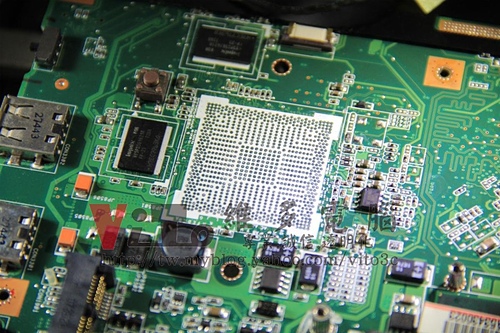 (筆電維修)華碩ASUS F5VL 顯示異常~畫面分格~破圖線條亂碼維修實例