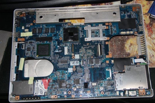 (筆電維修)華碩 ASUS W7J (白) 回原廠換修的四個月後...