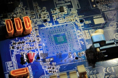 (桌機維修)技嘉 GIGABYTE GA-M55S-S3 無法開機~電腦有運作但無畫面顯示維修實例