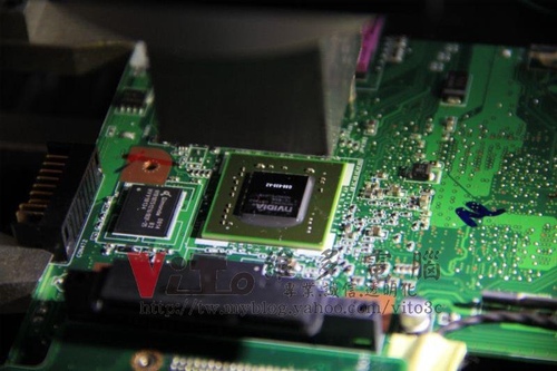 (筆電維修)華碩 ASUS F6S 有開機聲沒影像顯示~顯卡故障無法開機~開機黑屏故障維修實例 (筆電維修)華碩 ASUS F6S 有開機聲沒影像顯示~顯卡故障無法開機~開機黑屏故障維修實例