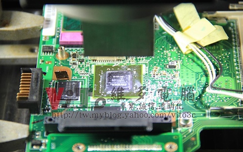 (筆電維修)華碩 ASUS F9S 開機畫面異常~顯卡破圖花屏線條~瑕疵顯卡過熱通病維修實例 (筆電維修)華碩 ASUS F9S 開機畫面異常~顯卡破圖花屏線條~瑕疵顯卡過熱通病維修實例