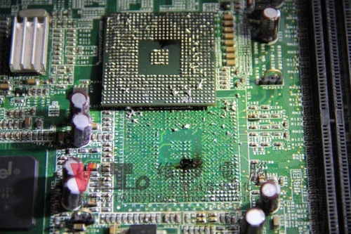 (主機板維修)不知名收銀作帳系統主機板~北橋RG82852GM晶片短路更換維修實例