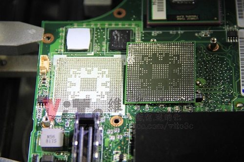 (筆電維修)華碩 ASUS V2S 畫面顯示異常~顯示卡過熱老化~更換改良型白色封裝晶片維修實例 (筆電維修)華碩 ASUS V2S 畫面顯示異常~顯示卡過熱老化~更換改良型白色封裝晶片維修實例