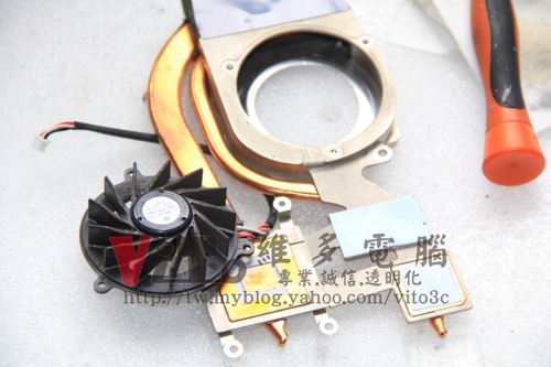 (筆電維修)華碩 ASUS W7J 開機白畫面~開機有開機音效~畫面變白有線條~GO7400顯卡過熱通病維修實例
