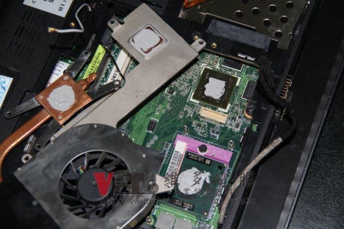 (筆電維修)華碩 ASUS F6S 畫面分格~畫面顯示六分割~9300M G顯卡故障維修實例 (筆電維修)華碩 ASUS F6S 畫面分格~畫面顯示六分割~9300M G顯卡故障維修實例