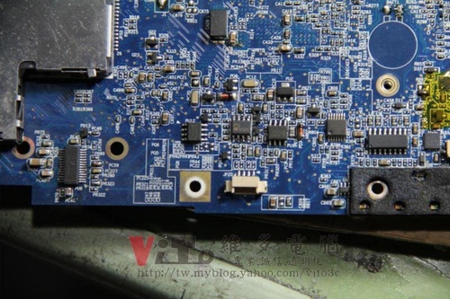 (筆電維修)聯想 LENOVO Y410 不過電~無法開機維修實例(壞很大)